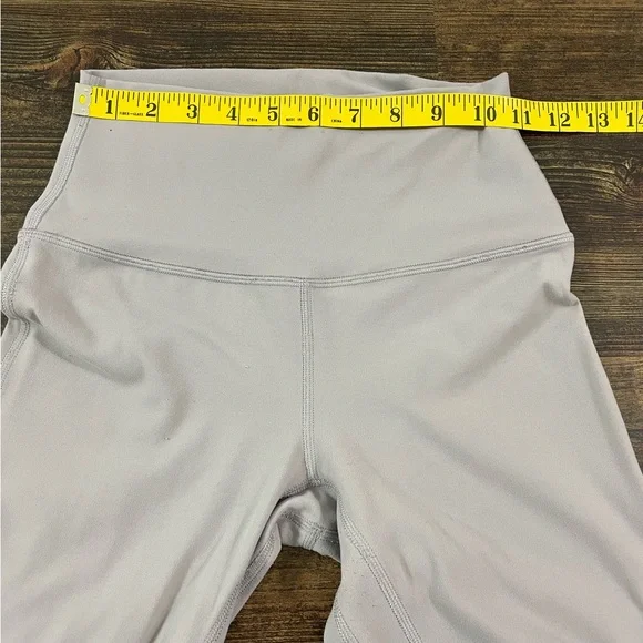 LULULEMON Align 25” High Waisted Leggings, Size 4 - Picture 5 of 9